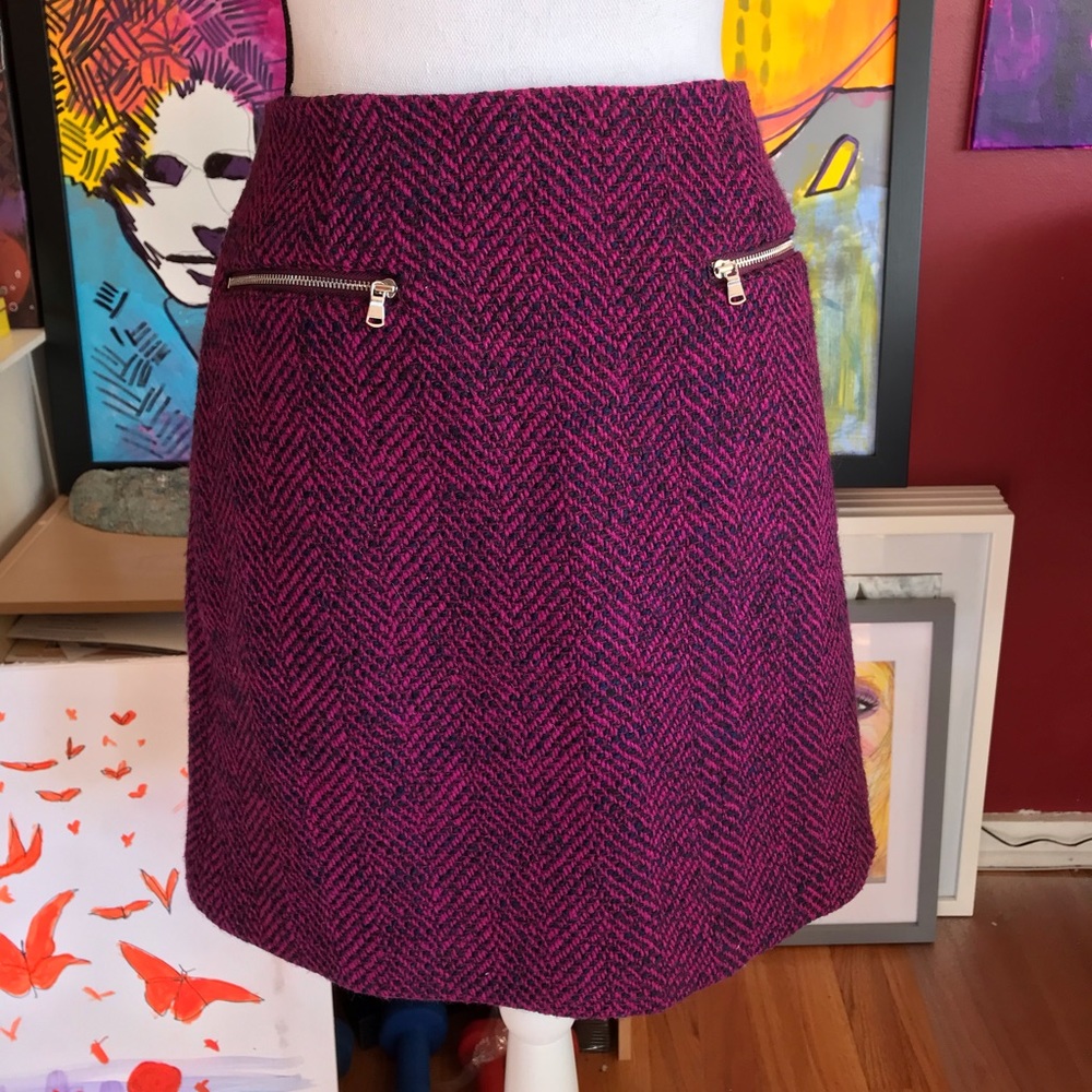 Loft mini skirt